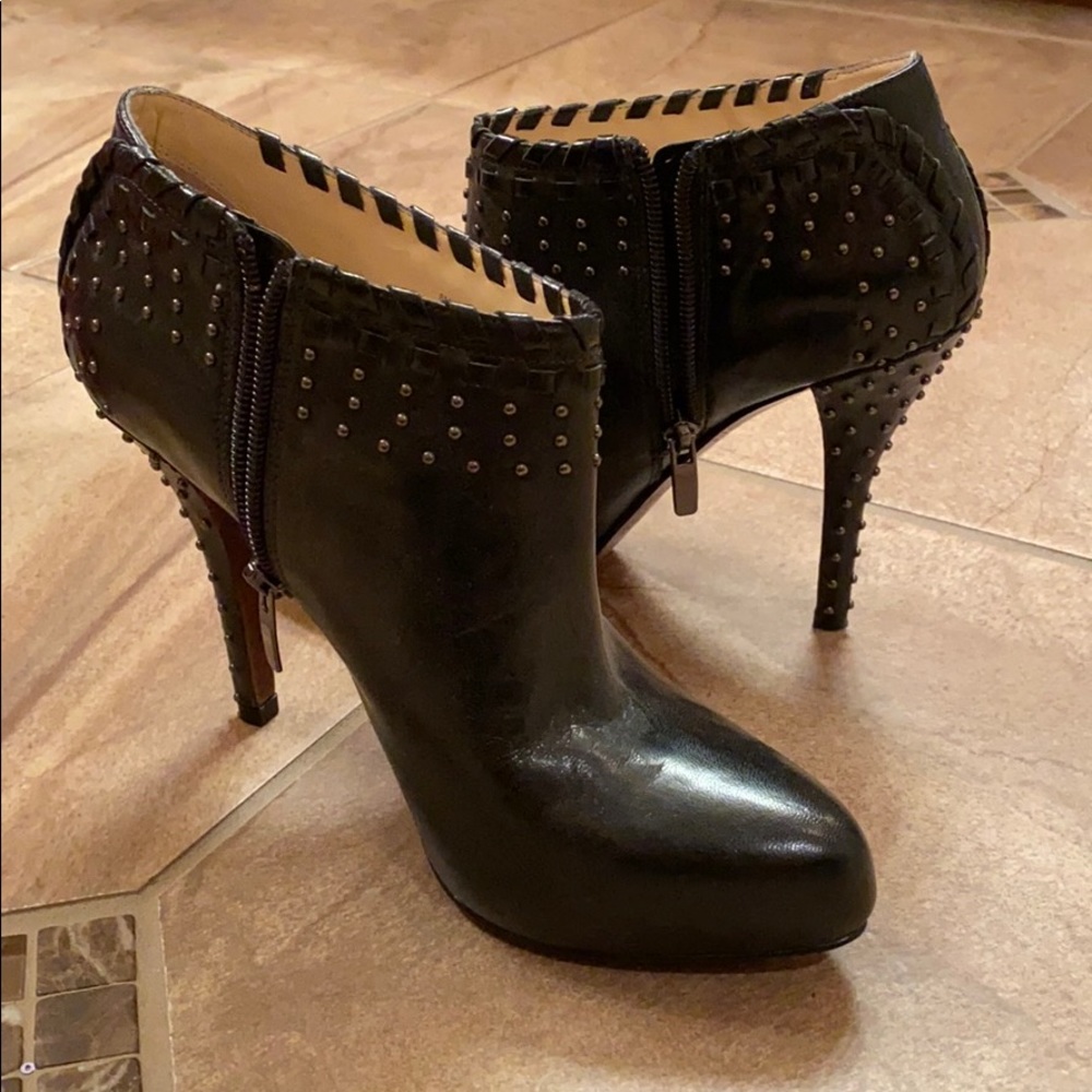 Enzo Angiolini Black Leather Bootie size 8M US